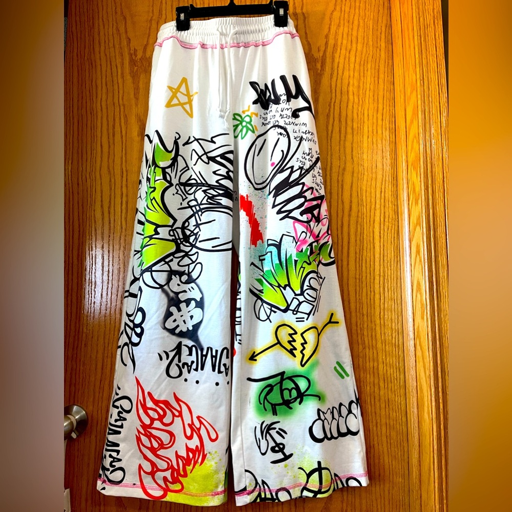 Wide-Leg Juniors Graphic White Drawstring Pants, L